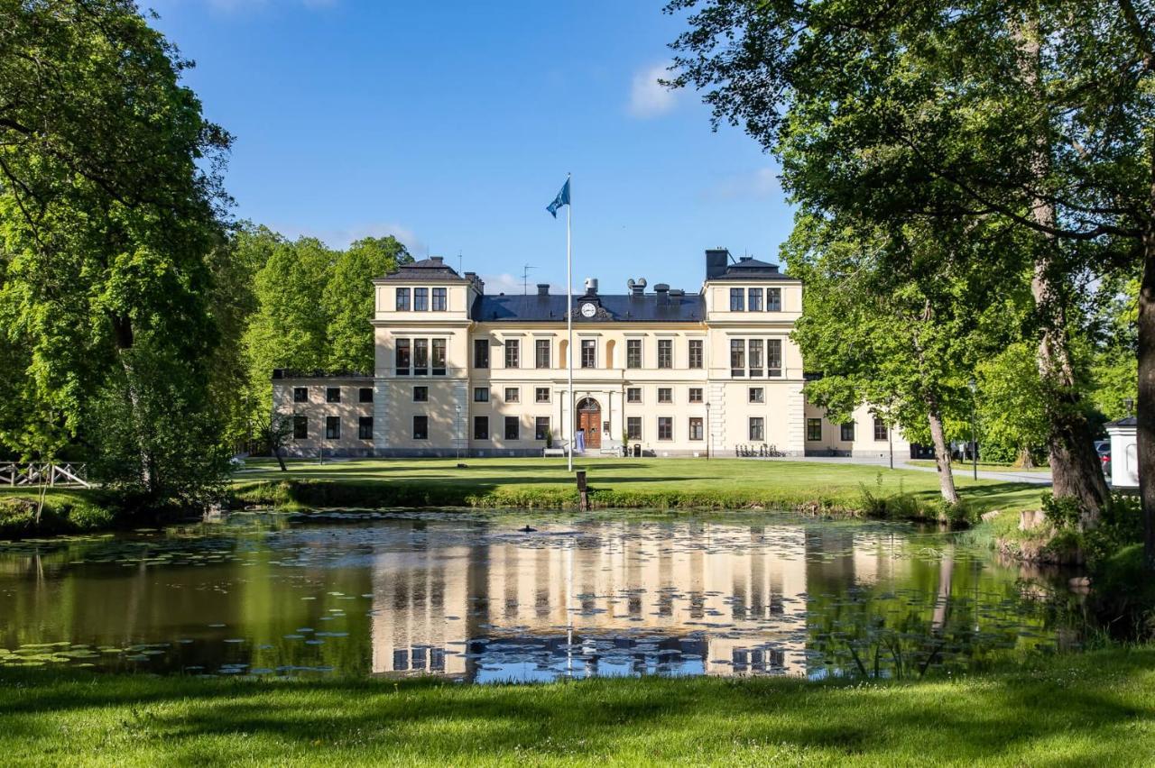 Готель Ranaes Slott Ranas Екстер'єр фото