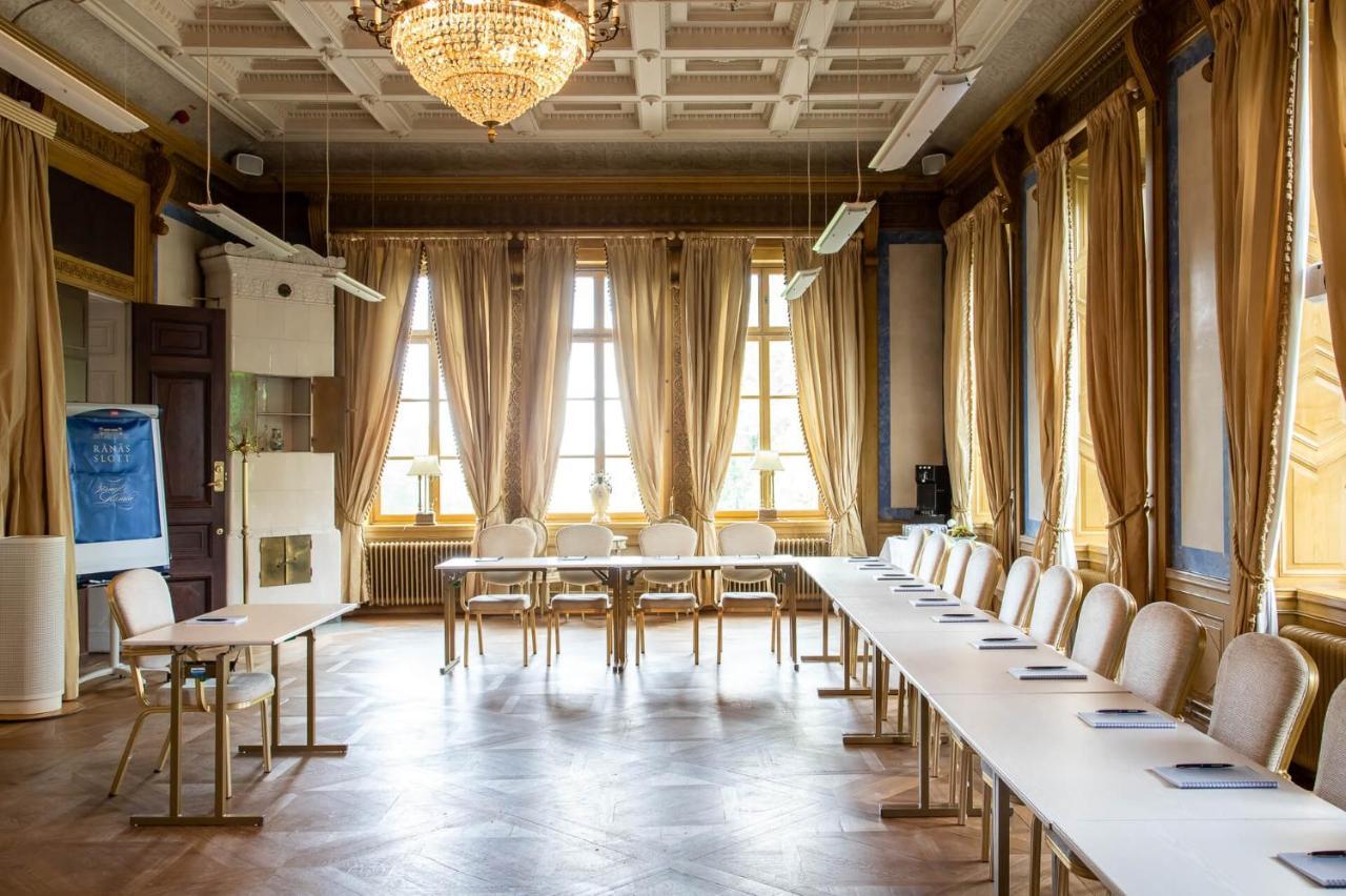 Готель Ranaes Slott Ranas Екстер'єр фото